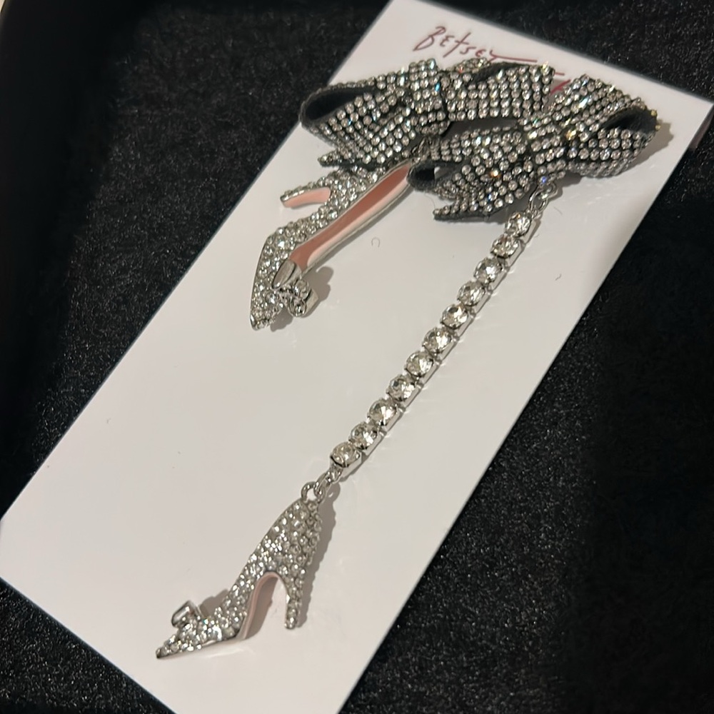 New Betsey Johnson BETSEYS HOLIDAY MISMATCH Crystal High Heels Bow EARRINGS NWT - Picture 16 of 16